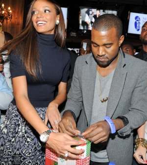 Kanye West wraps for NYFC charity - photo from NYFC