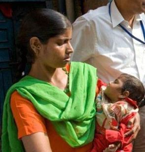 India mom baby Gates Foundation photo