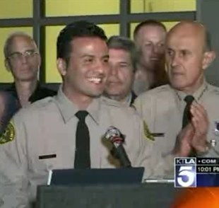 Police deputy in LA -LA Times video