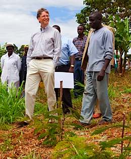 Bill Gates with farmers in Africa, BMGates Foundation