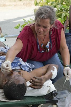 quake-patient-un-photo-logan-abassi_.jpg