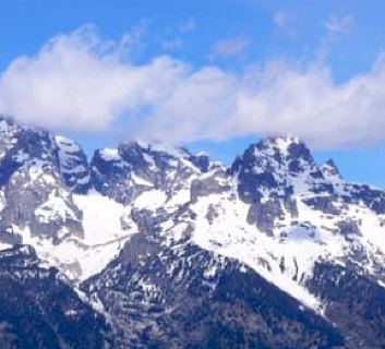 mountaintops in Tetons