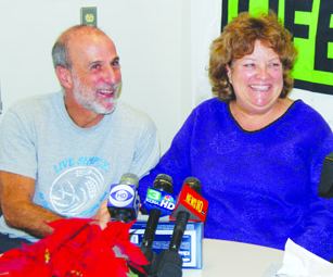 kidney donor with patient-smiling