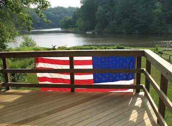 flag-on-deckrail.jpg