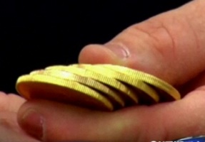 gold coins donated - News9 video clip