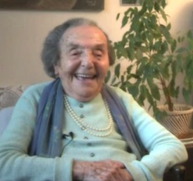 Alice Herz Sommer at home (Tony Robbins intv)