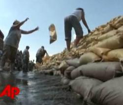 flood-workers.jpg