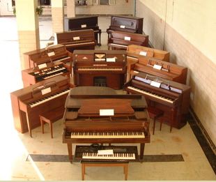 pianos