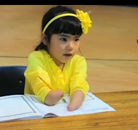 Disabled girl wins handwriting award-newsvid