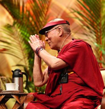 Dalai Lama Hawaii - photo by Sun Star