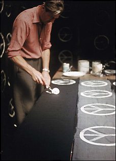 peace-artist-gerald-holtom.jpg