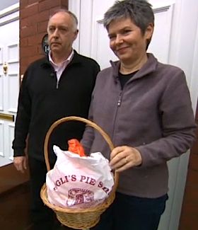 British couple finds 20K donation on doorstep