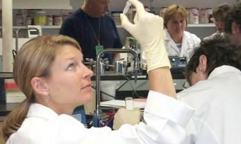 genetic-scientists-work.jpg