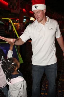Football star Jason Witten - SCORE Foundation photo