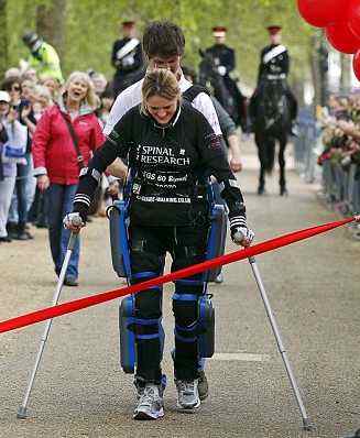 Paralyzed marathoner Claire Lomas, London