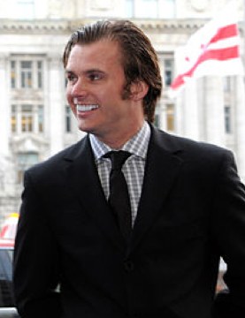 Racer Dan Wheldon photo by Jim Greenhill, CC