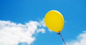 balloon-in-sky-by-incurable-hippie
