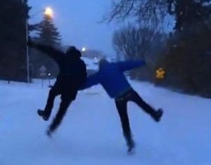 skipping in the snow-AppleIncAd