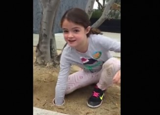 6-Year-old Girl Uses Small Hands To Rescue Family of Ducklings -Watch