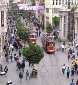 İstiklal Avenue, Istanbul, a busy pedestrian street in Turkey - courtesy of www.wowturkey.com who owns copyright