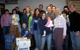 food-pantry-group.jpg