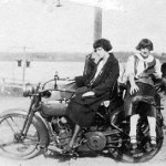 motorcycle-1924-w-ladies.jpg