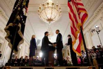 obama-sm-biz-ceremony.jpg