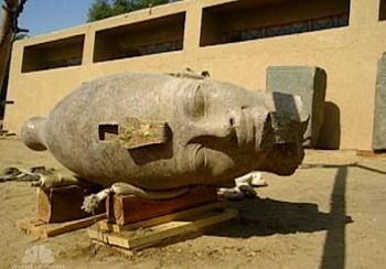 amenhotep-iii-head-nbcvideo.jpg