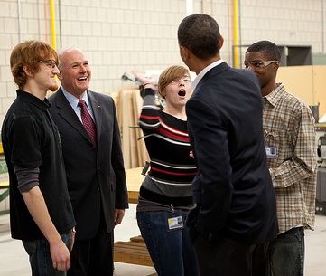 obama_with_hs_students.jpg