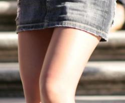 skirt-knee.jpg