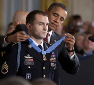 Obama presents Medal of Honor to a soldier