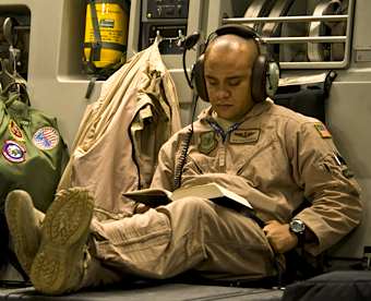 soldier reading - DOD photo