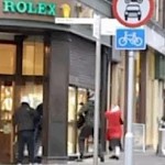 granny swings purse robbers -amateur video