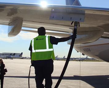 jet fueling - photo by CAAFI