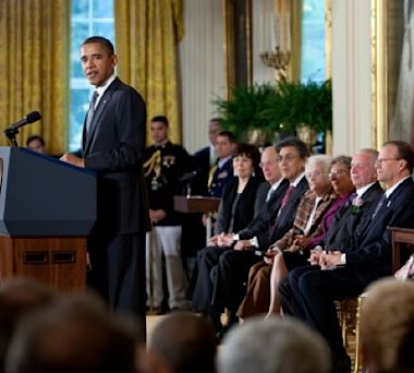 Obama gives 2011 Citizens Medals