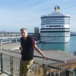 Cruise ship hero w Costa Concordia ship