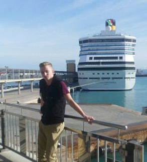 Cruise ship hero w Costa Concordia ship