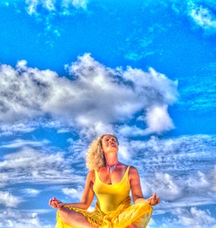 meditator-blue-sky-sun