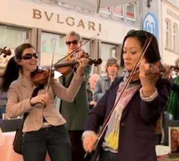 Violinists ring out in German flash mob