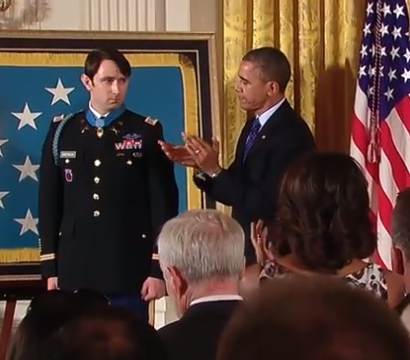 Obama presents Medal of Honor