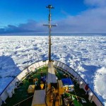 Antarctic ship in ice-tweet by-Australian MaritimeSafetyAuthority