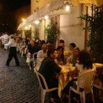 Rome sidewalk dining-scalleja-Flickr-CC