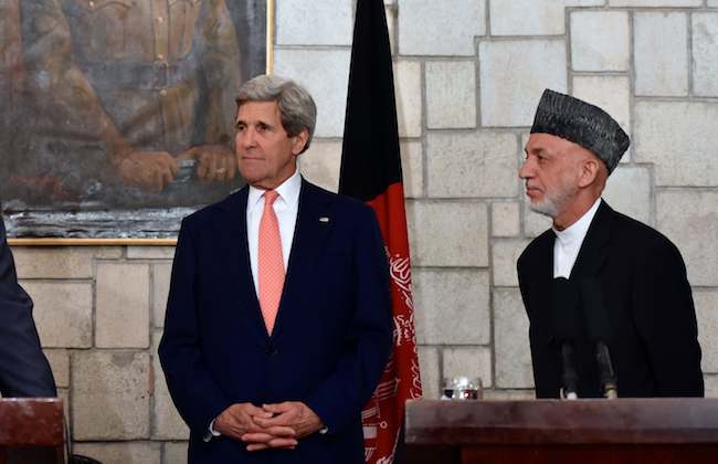 John-Kerry-w-Afghan-Pres-Hamid_Karzai