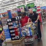 cop helps elderly black widow to shop-Jessica Huerta-FB-700px