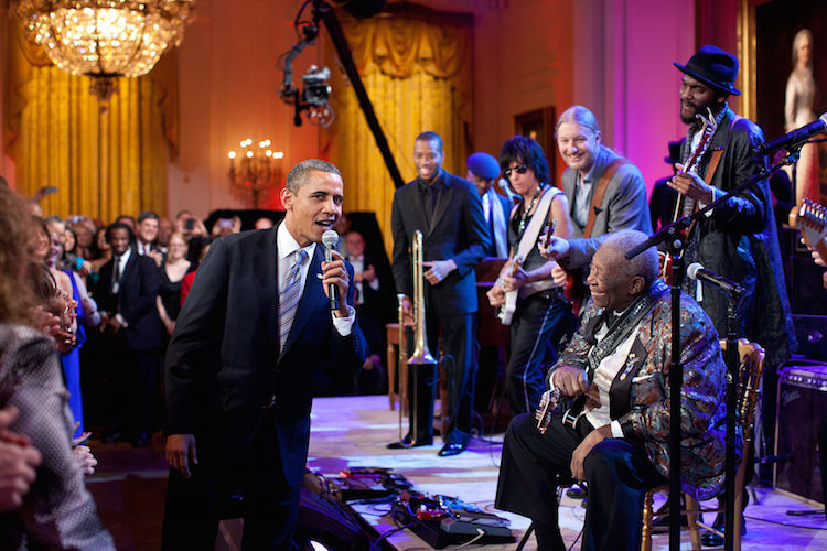 Barack_Obama_B-B-King-2012-White-House-Photo