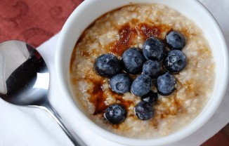 oatmeal with berries CC rpavich