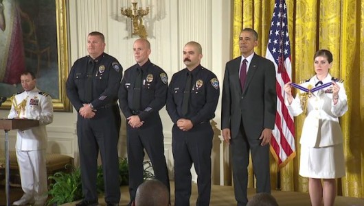 Obama Awards Medal of Valor to 13 Police Officers - Good News Network