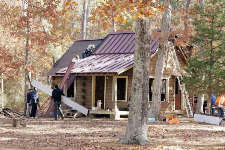 Veteran With PTSD is Creating Free Tiny House Community ...