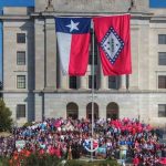 In a Town That Straddles Two Different US States, the Border Actually Brings People Together