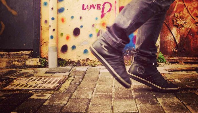 shoes walking skipping sidewalk-feet-love-graffiti-cc-sixtwelve